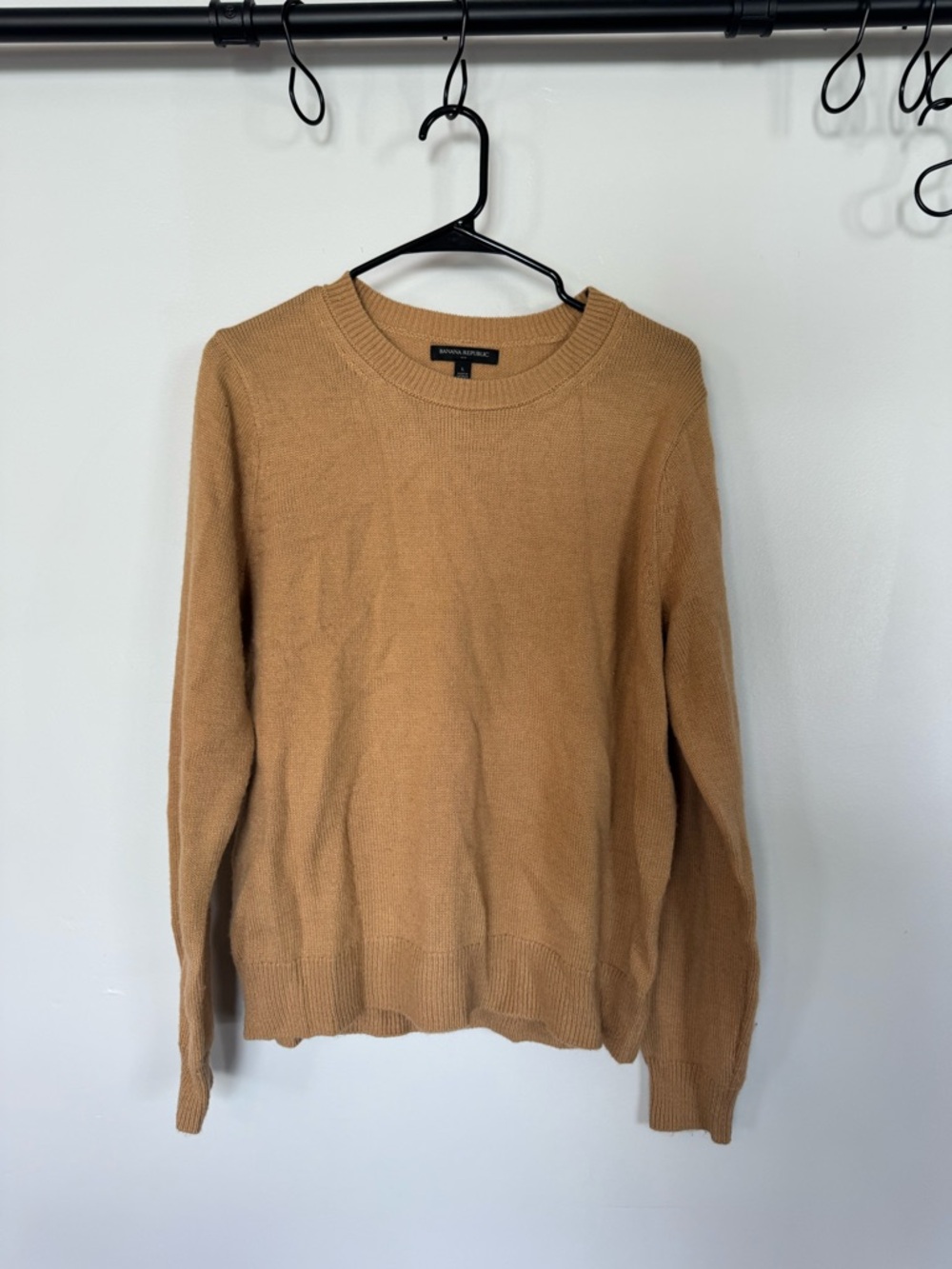 Banana Republic women’s Camel/Tan Crewneck Sweater